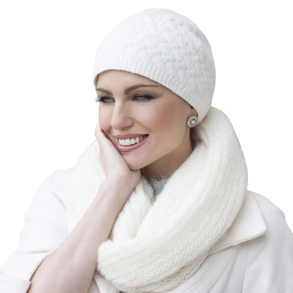 knit-white-chemo-hat-for-winter2
